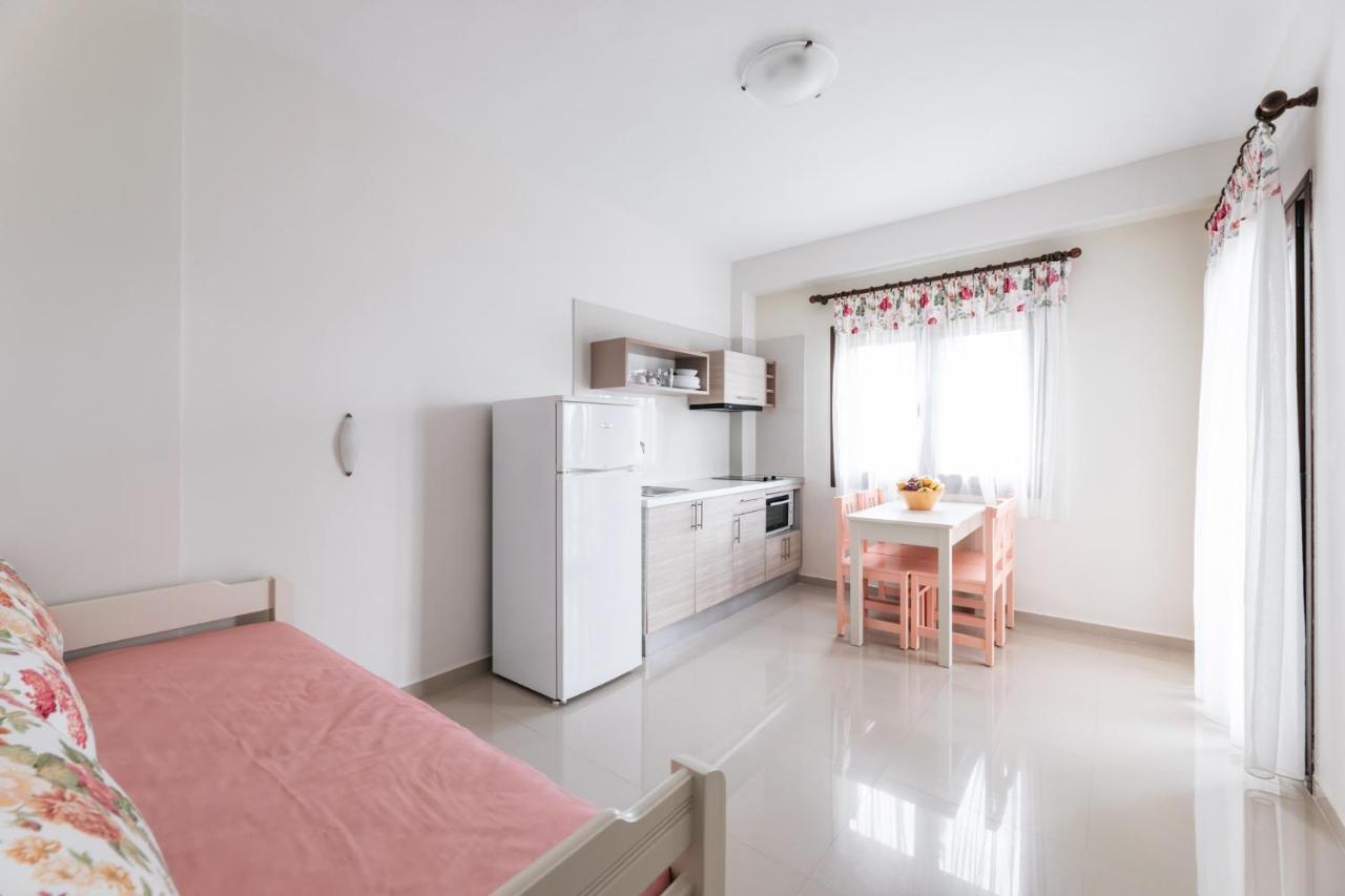 Theoxenia Apartments Órmos Panajías Eksteriør bilde
